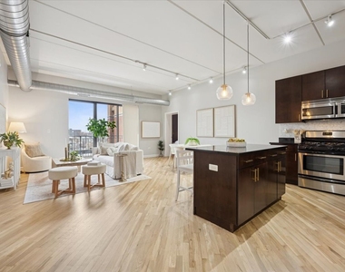 3125 W Fullerton Avenue - Photo Thumbnail 1