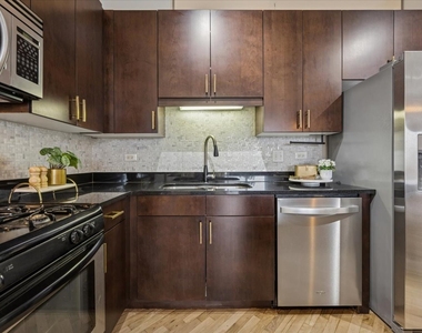 3125 W Fullerton Avenue - Photo Thumbnail 12