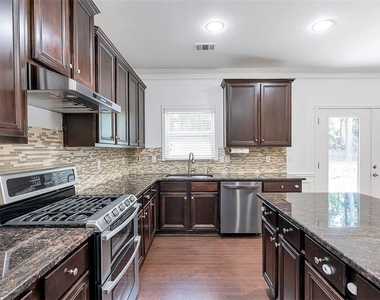 2635 Azalea Bluff Drive - Photo Thumbnail 15