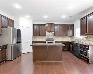 2635 Azalea Bluff Drive - Photo Thumbnail 13