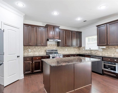 2635 Azalea Bluff Drive - Photo Thumbnail 14