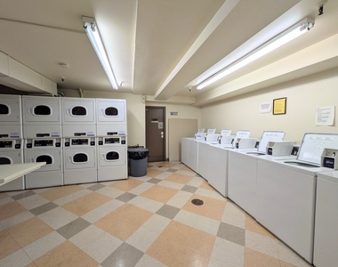 700 Perrie Drive - Photo Thumbnail 17