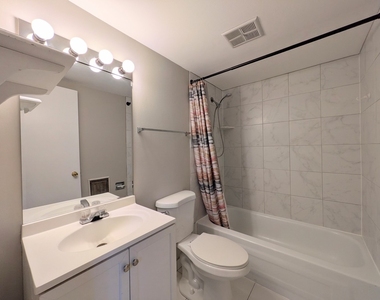 700 Perrie Drive - Photo Thumbnail 12