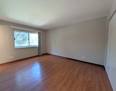 700 Perrie Drive - Photo Thumbnail 11