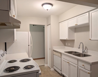 700 Perrie Drive - Photo Thumbnail 7