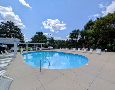 700 Perrie Drive - Photo Thumbnail 20