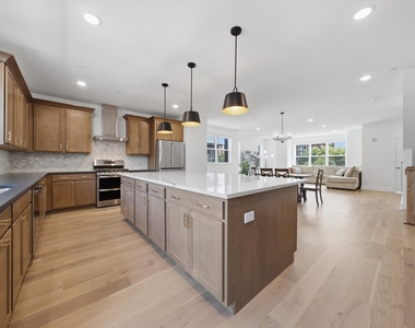 8367 Mulberry Avenue - Photo Thumbnail 11