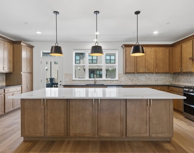 8367 Mulberry Avenue - Photo Thumbnail 6
