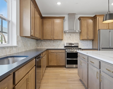 8367 Mulberry Avenue - Photo Thumbnail 8