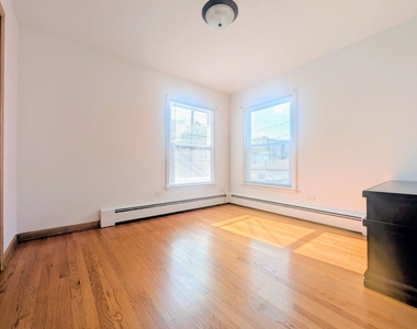 2308 W Birchwood Avenue - Photo Thumbnail 11