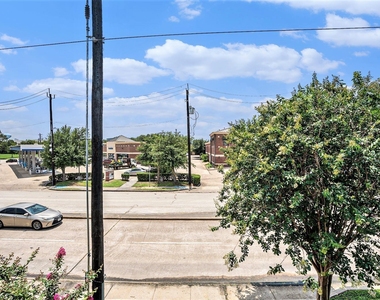 1500 Bay Area Boulevard - Photo Thumbnail 16