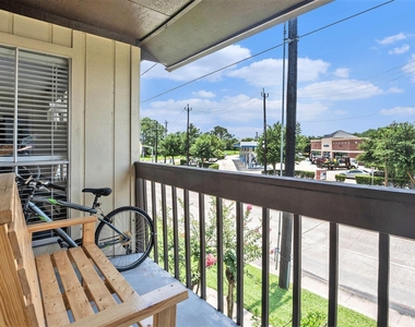 1500 Bay Area Boulevard - Photo Thumbnail 15