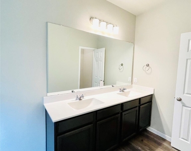 441 Aurora Creek Drive - Photo Thumbnail 31