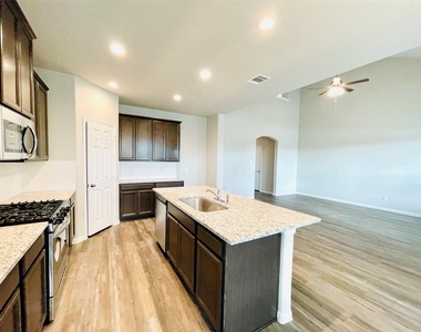 441 Aurora Creek Drive - Photo Thumbnail 11