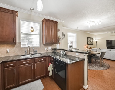 1430 W 24th Street - Photo Thumbnail 11