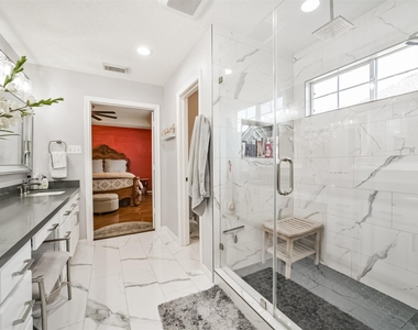1430 W 24th Street - Photo Thumbnail 20