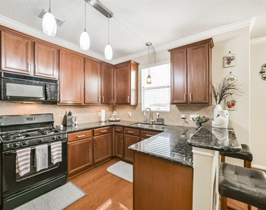 1430 W 24th Street - Photo Thumbnail 13