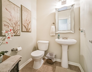 1430 W 24th Street - Photo Thumbnail 14