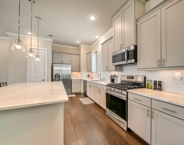 5916 Petty Street - Photo Thumbnail 10