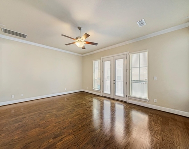 6005 Kansas Street - Photo Thumbnail 11