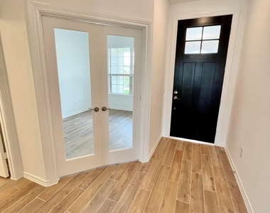 1337 Grass Bend Dr - Photo Thumbnail 2