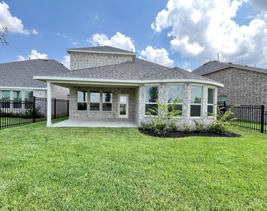1337 Grass Bend Dr - Photo Thumbnail 16