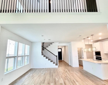 1337 Grass Bend Dr - Photo Thumbnail 5