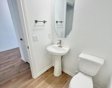 1337 Grass Bend Dr - Photo Thumbnail 14