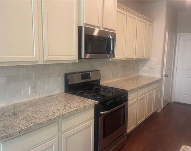 6422 Stoney Creek Drive - Photo Thumbnail 6