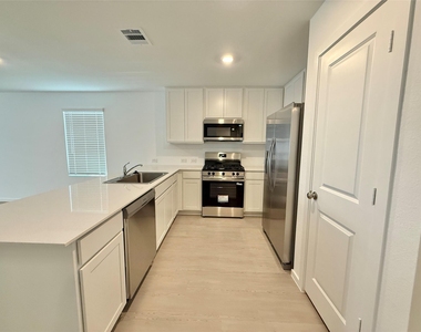 31506 Pianella Lane - Photo Thumbnail 4