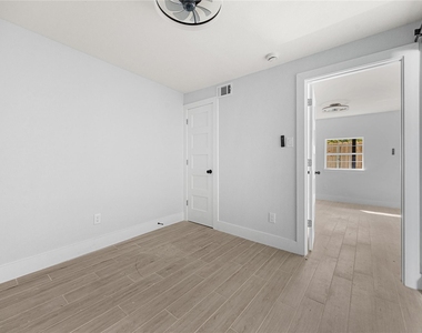 3229 Holman Street - Photo Thumbnail 16