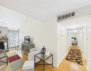 7950 N Stadium Drive - Photo Thumbnail 8