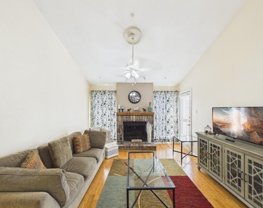 7950 N Stadium Drive - Photo Thumbnail 3