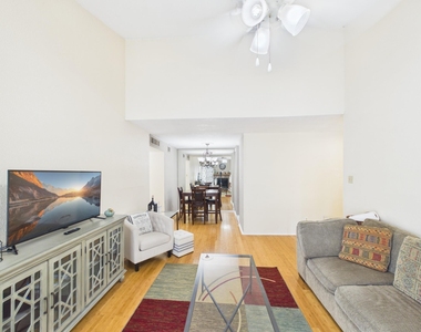7950 N Stadium Drive - Photo Thumbnail 4