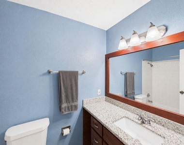 7950 N Stadium Drive - Photo Thumbnail 16