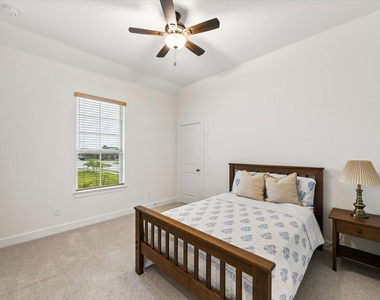 729 Maplewood - Photo Thumbnail 27