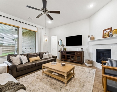 729 Maplewood - Photo Thumbnail 8