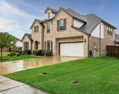 729 Maplewood - Photo Thumbnail 1