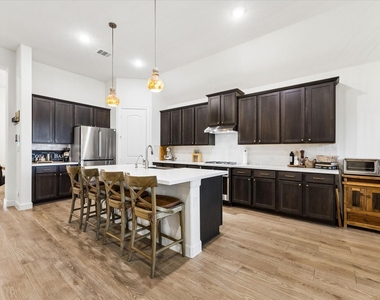729 Maplewood - Photo Thumbnail 16