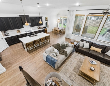 729 Maplewood - Photo Thumbnail 11
