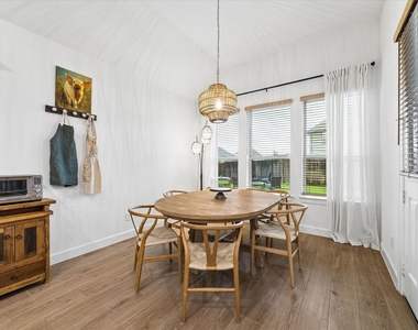 729 Maplewood - Photo Thumbnail 6