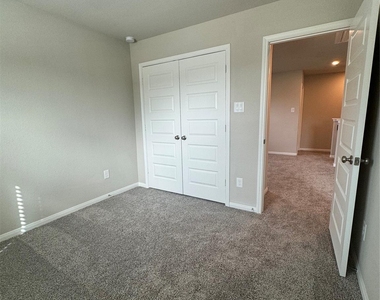 18528 Meadow Point Lane - Photo Thumbnail 21
