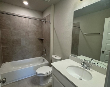 18528 Meadow Point Lane - Photo Thumbnail 22