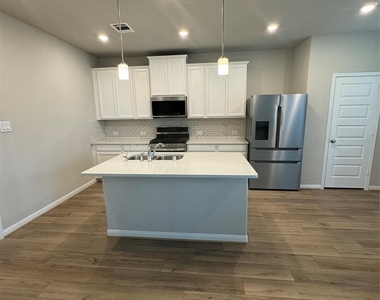18528 Meadow Point Lane - Photo Thumbnail 11