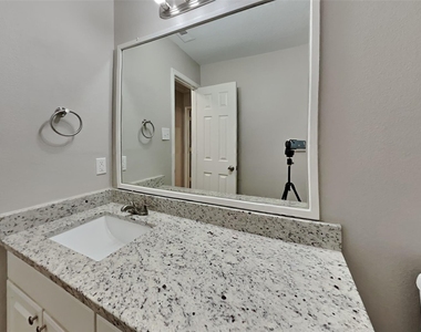 16716 Foursquare Drive - Photo Thumbnail 15