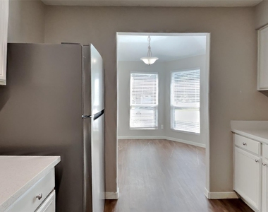16716 Foursquare Drive - Photo Thumbnail 4