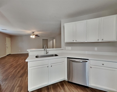16716 Foursquare Drive - Photo Thumbnail 3