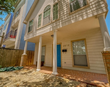 2810 Austin Street - Photo Thumbnail 7