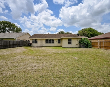 2667 Grand Canyon Drive - Photo Thumbnail 29