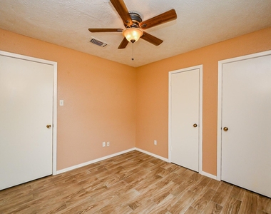 2667 Grand Canyon Drive - Photo Thumbnail 13